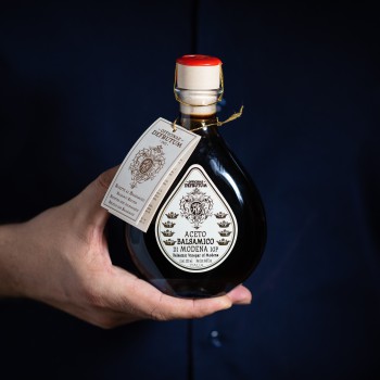 PGI balsamic vinegar of Modena - Margherita, aged 16 years, “8 corone” variety - 250ml Officinae Defrutum - 1 PGI balsamic vinegar of Modena - Margherita, aged 16 years, “8 corone” variety - 250ml Officinae Defrutum - 1
