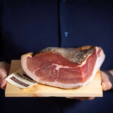 Piece of boneless cured pork leg - 700g/ 1.5kg
 Weight-1,5 kg
