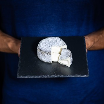 Il Cavallo Nero - formaggio a tre latti - 190 gr De' Magi - 2 Il Cavallo Nero - formaggio a tre latti - 190 gr De' Magi - 2