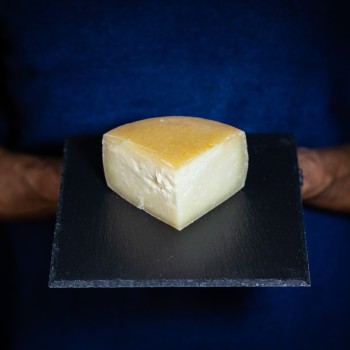 Raw-milk Pecorino Cheese "Gioia del Pastore" (Sheperd's joy) - 400/800/1600g De' Magi - 1 Raw-milk Pecorino Cheese "Gioia del Pastore" (Sheperd's joy) - 400/800/1600g De' Magi - 1