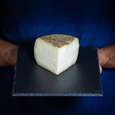 Pecorino mit schwarzer Rinde, gereift - 350/700/1400 g De' Magi - 1