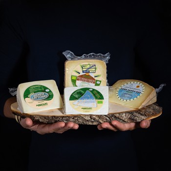Tasting Selection of Argiolas Cheeses - 800gr approx. Argiolas Formaggi - 1