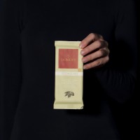 White Chocolate Bar with Whole Salted Roasted Pistachios - 75gr Domori - 1