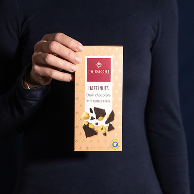 Milchschokolade mit Ganzen Gerösteten Haselnüssen - 75gr Domori - 1