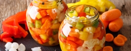 Giardiniera, the queen of pickled vegetable mixes